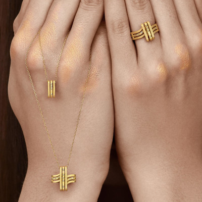 Lines | Necklace with Cross Pendant in Yellow Gold 18K (or White Gold) and Diamonds